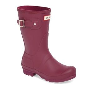 Hunter “Original Short” violet matte rain boots